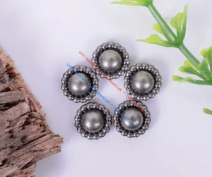 50 piezas Remaches laterales redondos con flores de plata con clavos para bolso zapatos cinturón artesanal - Imagen 1 de 9