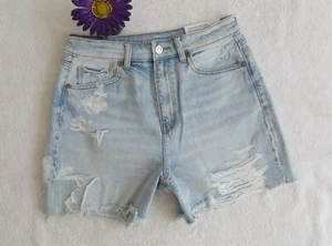 New AMERICAN EAGLE Baggy Mom Jean Shorts Size 4 Womens Light Blue Cut-Off Denim - Picture 1 of 6