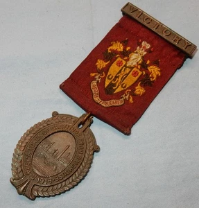 WW1 SOLDIER MEDAL 1914-1915 TOKEN OF GRATITUDE FROM BRIGHOUSE GREAT WAR NAMED - Picture 1 of 6