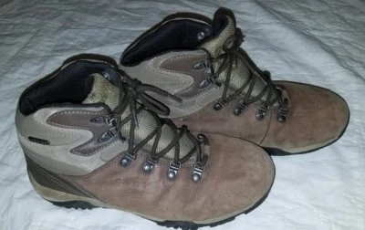 Hi-Tec Women's Waterproof Hiking Shoe Brown Suede 6.5 US - Image 1 of 4