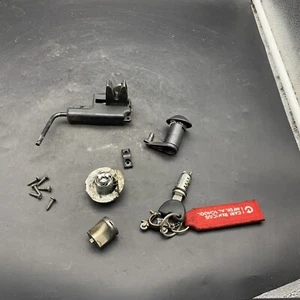 SCHLÜSSEL SCHLOß SCHLOßSET Piaggio Typhoon TPH 50 2T С50 Bj.10-17 25907 - Bild 1 von 8