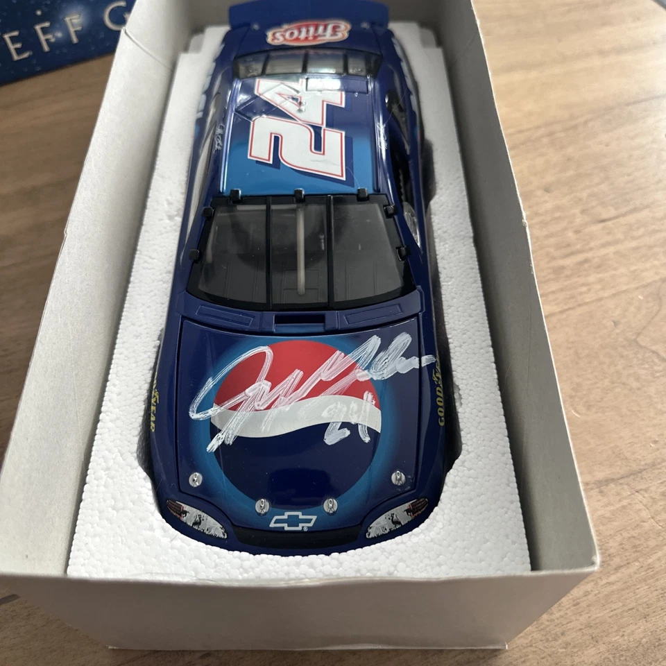 JEFF GORDON SIGNED 1999 Monte Carlo PEPSI 1/18 NASCAR  Rare Limited Edition - Image 1 of 4