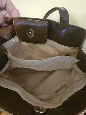 bolso de mano de punto usado pequeño sin marca en excelente estado Foto 1 de 3