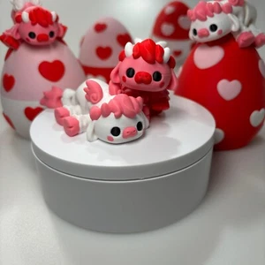 Articulated Flexi Cow 3D Printed Desk Toy - Valentine's Day Gift & Collectible - Picture 1 of 15