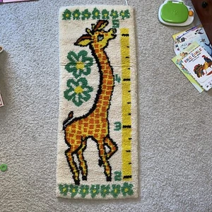 Vintage Giraffe Wall Hanging Latch Hook Rug Baby Growth Chart - Picture 1 of 8
