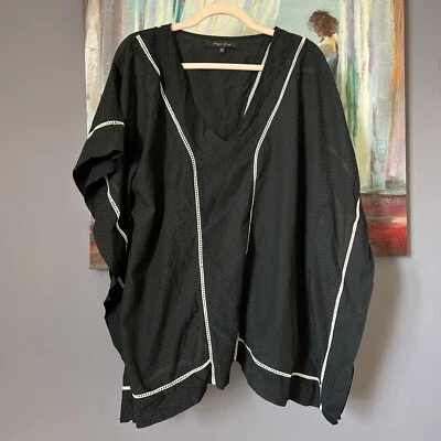 Poncho Image Of Me tamanho XS-S preto branco cobertura top camisa costas abertas - Imagem 1 de 4