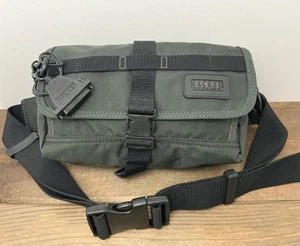 Riñonera Kipling Hacker bolsa de cintura verde oliva con conector de pasador sintético llavero - Imagen 1 de 24