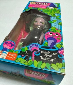 "GEBRAUCHT" Vintage 1972 Emerald the Enchanting Witch Puppe Girls World Neu aus altem Lagerbestand mit Box - Bild 1 von 9