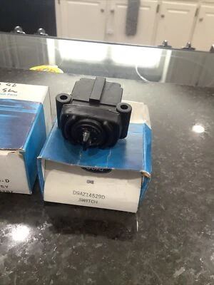 Interruptor trasero de camioneta Ford Galaxie Ltd 1979-1986 D9AZ-14529-D como nuevo Foto 1 de 4