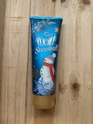 Nueva crema corporal bola de nieve de coco esmerilado Bath & Body Works 8 oz. Foto 1 de 2