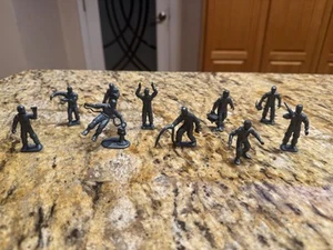 Vintage Marx Tom Corbett Planet Patrol Space Robot Figures 1950s Rare Set of 10 - Picture 1 of 12