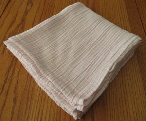Coperta fasciatoio bambino Aden + Anais mussola righe sottili rosa e grigie 44” x 42” - Foto 1 di 8