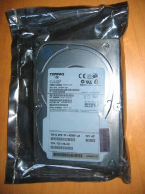 COMPAQ 72.8GB 10K RPM FC 40 PIN 2 GBIT CPN# 231086-001 DPN# 3R-A2989-AA - Immagine 1 di 4
