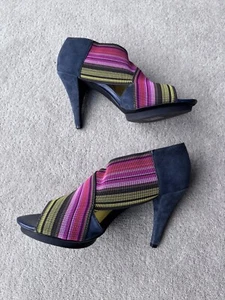 Nuove scarpe United nude multicolore righe tacco elasticizzato punta aperta scamosciate 39/6 - Foto 1 di 13