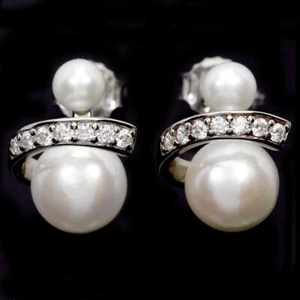 ORECCHINO TONDO CABOCHON E ZIRCONI IN ARGENTO 925 CON PERLE BIANCHE AAA - Foto 1 di 6