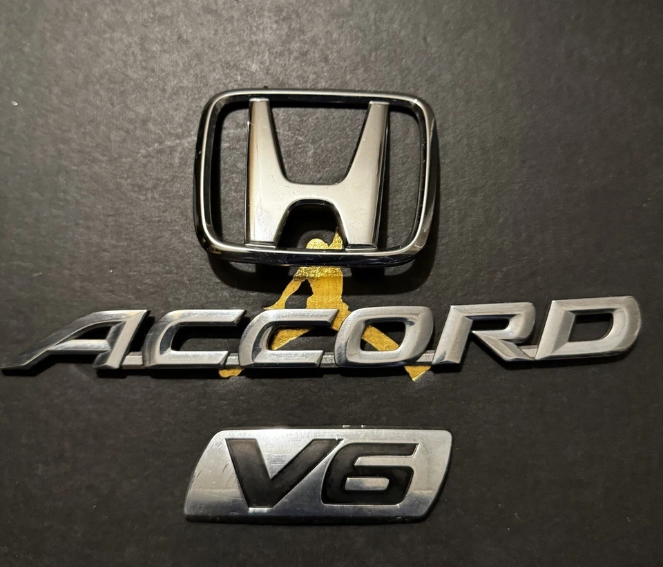 1998-2002 OEM HONDA ACCORD V6 TRUNK EMBLEM - Imagem 1 de 1