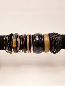 🍀Vintage/new Bulk Deceased Estate Jewellery Bangles Bracelets Black & Brass 1 - Picture 1 of 10