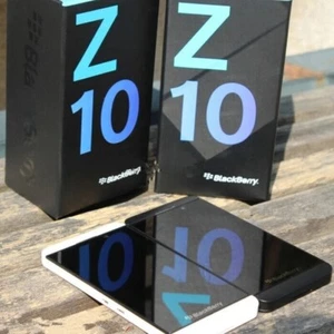 BlackBerry Z10 16GB BlackBerryOS LTE 3G 4G 4.2" Unlocked Touch Smartphone - Photo 1 sur 13