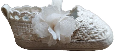 TRINKETS Infant Beige Crocheted Mary Jane Shoes size 2 #BK32 - Image 1 of 4