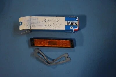 Lente marcadora lateral Chrysler 1970-71 3420863 ámbar delantera izquierda 300 New Yorker nuevo de stock Foto 1 de 4