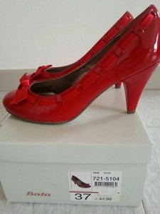 scarpe rosse bata