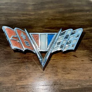 1964 1967 Chevrolet V8 Emblem OEM Impala Chevelle Corvette Cross Flags 3840318 - Picture 1 of 7