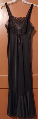 MEDIANO VINTAGE Lorena LARGO Vestido sin Mangas Negro Encaje Nylon Lencería CAMISÓN EE. UU. Foto 1 de 4