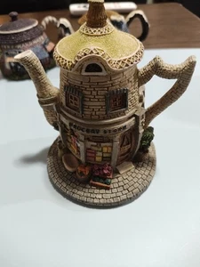 HOMETOWN WHIMSICAL 4 1/4"H MINIATURE LIDDED TEAPOT COTTAGE 'GROCERY STORE' - Picture 1 of 6
