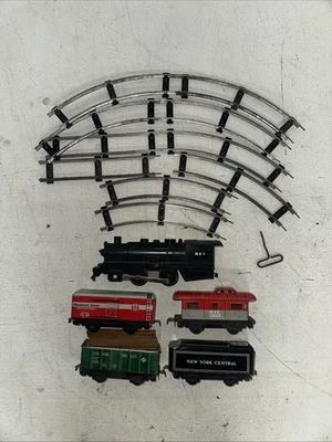 VINTAGE MARX MECHANICAL TRAIN SET - Image 1 of 4
