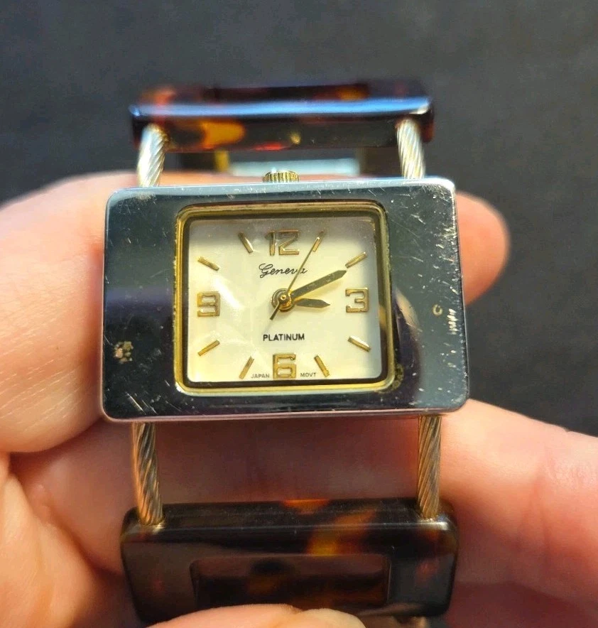 Geneva Platinum Goldtone & Tortoise Shell Cuff Bracelet 可扩展腕表 — 第 1/4 张图片