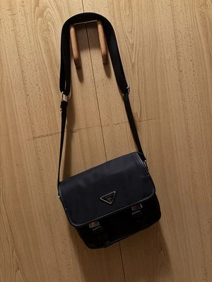 Bandolera Prada. - Imagen 1 de 4
