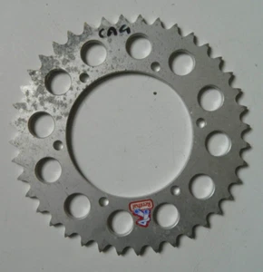 PIGNONE POSTERIORE CAGIVA 146 RENTHAL 40t 520 CATENA WMX ENDURO CLEARANCE 1981-84 - Foto 1 di 1