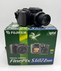 Fujifilm Finepix S602 zoom fotocamera digitale fotocamera 3,1 megapixel nero zoom 6x con scatola originale - Foto 1 di 15