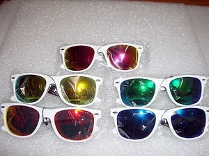  MIRRORED HORN RIMMED STYLE SUNGLASSES ASSORTED COLORS ALL WHITE FRAMES - Picture 1 of 2