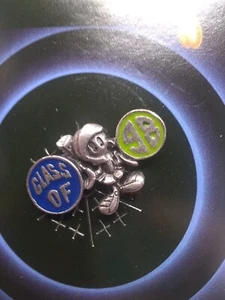 1 VINTAGE Marvin The Martian "Class of 98" COLLECTIBLE PIN RARE LOONEY TUNES - Picture 1 of 2