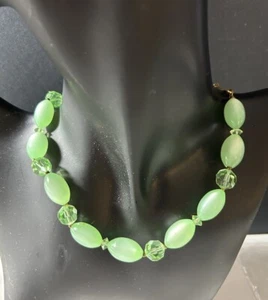 Vintage Moonglow Choker Necklace Green 1950s Glows With Light (Black Light)Also - Picture 1 of 8