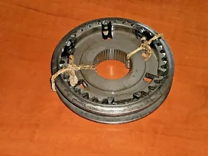 Synchronizer & Sliding Sleeve for ZF 5 Speed Manual S5-20 Gearbox - Picture 1 of 2