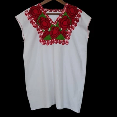 Traditional Mexican Floral Embroidered Women's Blouse - Image 1 of 4