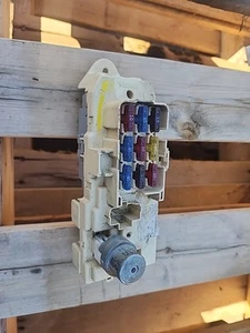 1989-1995 Toyota Pickup 4runner Interior Fuse Box Relay Integration 82641-35090 - Picture 1 of 2