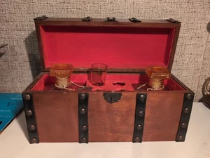 Vintage Treasure Chest Amber Glass Liquor Set Scotch & Rye - Picture 1 of 12
