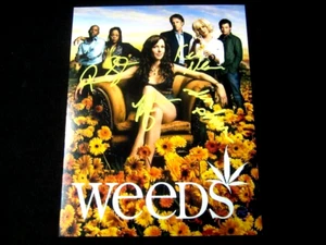 AUTOGRAPHED 8X10 SIGNED BY ELIZABETH PERKINS + CAST IN WEEDS COA PROS COA - Picture 1 of 3