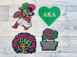 Parches bordados también conocidos como Alpha Kappa Alpha Sorority para planchar/coser D9Greek - Imagen 1 de 6