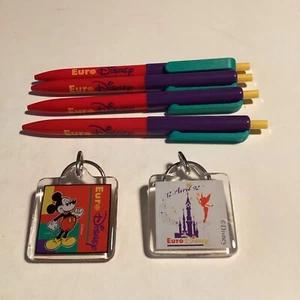 Euro Disney 1992 Schlüsselanhänger & Stift Konvolut - 6 Stück - 2x Keychain 4 Stifte 90’er Vintage - Bild 1 von 7