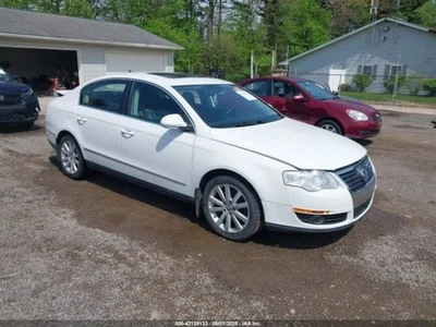 2010 Volkswagen Passat Rear View Mirror Black Used W/O Auto Dimming 132K Miles - Image 1 of 4