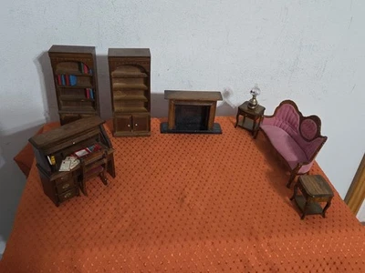 Lote de móveis para casa de bonecas mesa, cadeira, estantes, abajur, sofá, mesa final e etc - Imagem 1 de 4