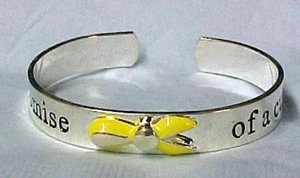Brazalete de cinta amarilla Awareness Promise Cure Puño Hígado Vejiga Enchapado en Plata - Imagen 1 de 7
