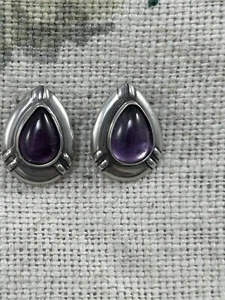 VINTAGE Native American STERLING SILVER and AMETHYST teardrop stud earrings - Picture 1 of 11