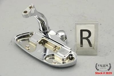 Harley Electra Glide CVO 2012 estribo trasero derecho y montaje de soporte Foto 1 de 4