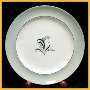Copeland Spode Olympus 9 Inch Luncheon Plates - In Excellent Condition - Picture 1 of 1
