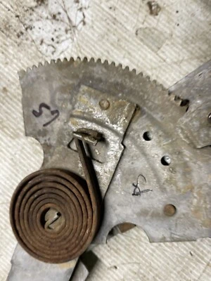 Regulador ventana puerta PS Plymouth Barracuda 1965-66 Foto 1 de 4